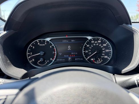 Used 2025 Nissan Altima 2.5 SV FWD image 40