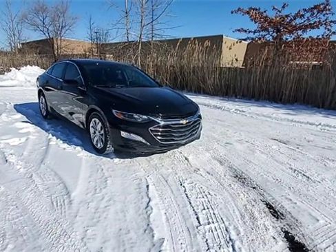 Certified 2025 Chevrolet Malibu LT image 2