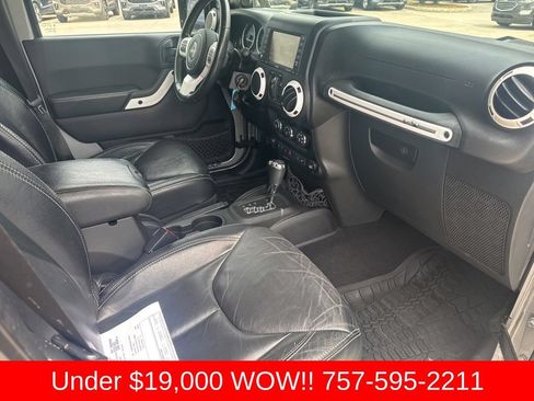 Used 2014 Jeep Wrangler Unlimited Sahara AWD/4WD image 13