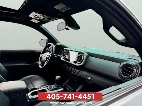 Used 2021 Toyota Tacoma TRD Off-Road w/ TRD Premium Off Road Package AWD/4WD image 20