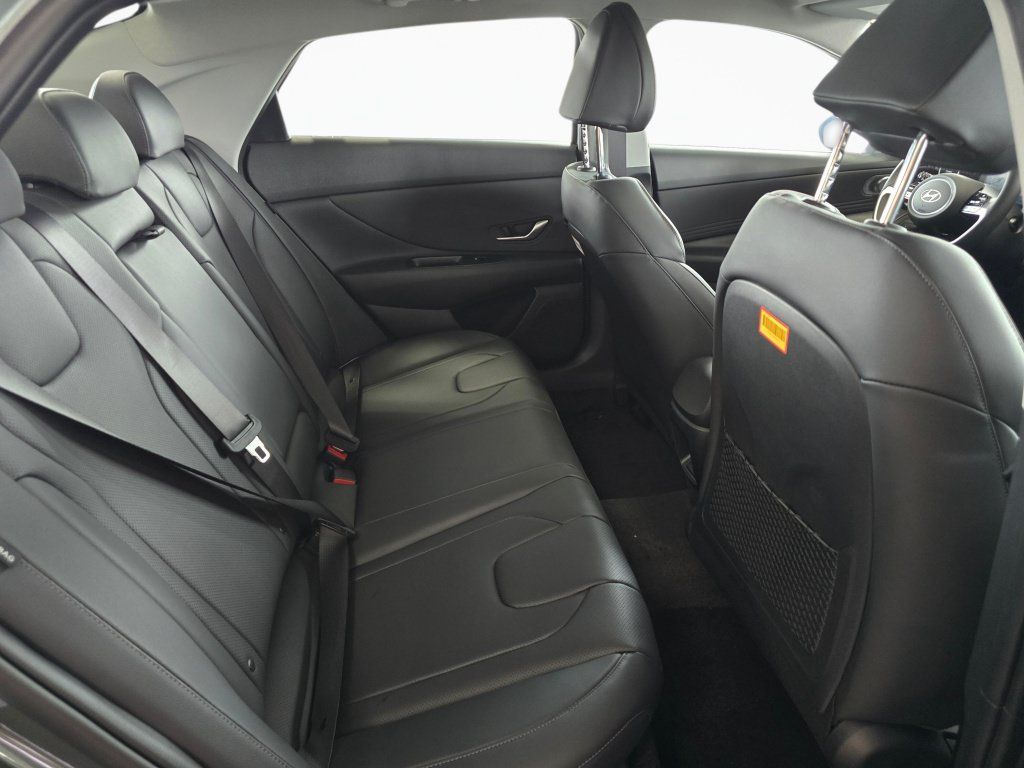 New 2026 Hyundai Elantra Limited FWD image 38