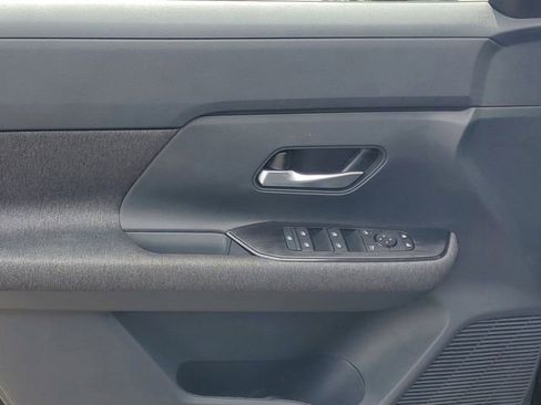 New 2026 Nissan Kicks SV image 5