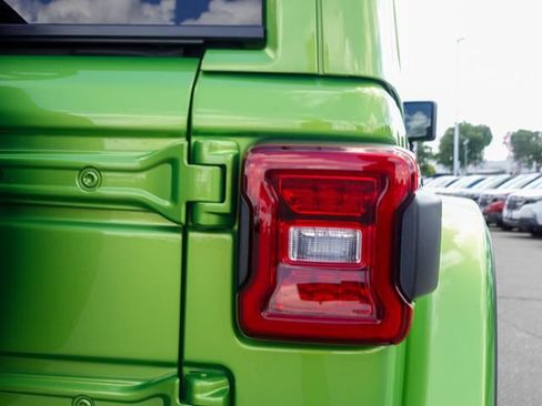 Used 2025 Jeep Wrangler Unlimited Sahara AWD/4WD image 6