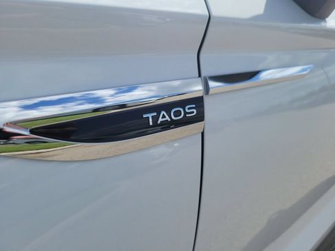 Used 2024 Volkswagen Taos SE FWD image 10