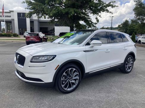 Certified 2022 Lincoln Nautilus Reserve image 9