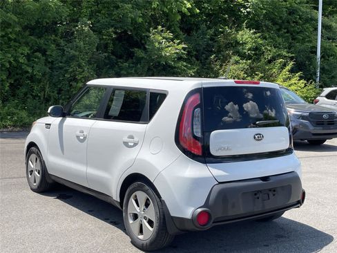 Used 2016 Kia Soul FWD image 3