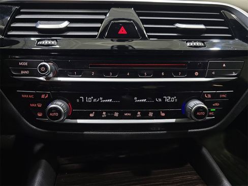 Used 2017 BMW 540i xDrive image 24