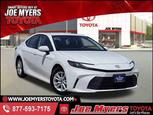Used 2026 Toyota Camry LE FWD image 1