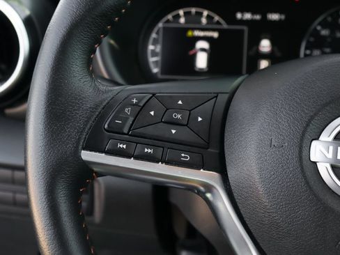 Used 2023 Nissan Kicks SR w/ SR Premium Package FWD image 22