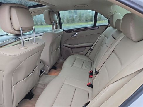 Used 2013 Mercedes-Benz E 350 Sedan image 26