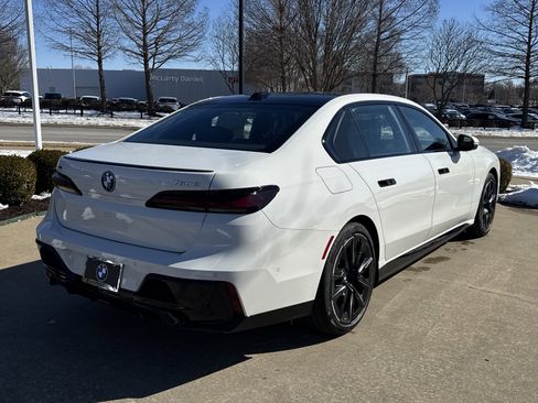 New 2026 BMW 750e xDrive w/ Executive Package image 5