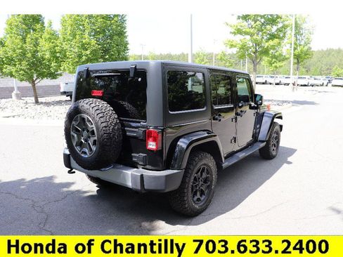 Used 2015 Jeep Wrangler Unlimited Sahara w/ Connectivity Group AWD/4WD image 7