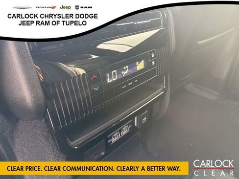 Used 2022 Jeep Wagoneer Series II AWD/4WD image 30