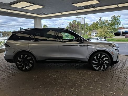 Certified 2024 Lincoln Nautilus Reserve w/ Equipment Group 202A image 4