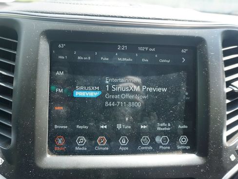 Used 2021 Jeep Cherokee Latitude Lux w/ Comfort/Convenience Group AWD/4WD image 11