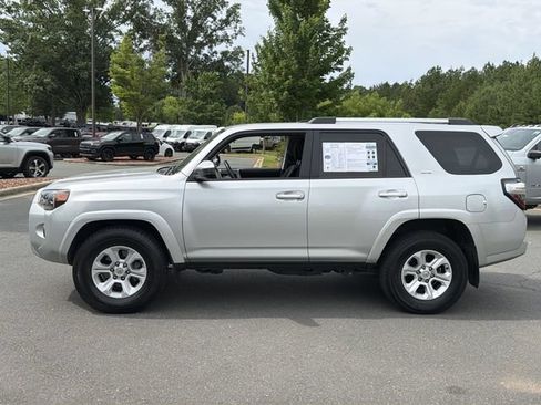 Used 2024 Toyota 4Runner SR5 RWD image 10