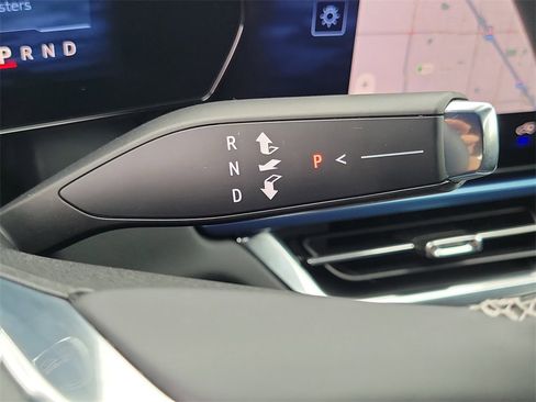 Used 2026 Chevrolet Equinox EV LT image 11