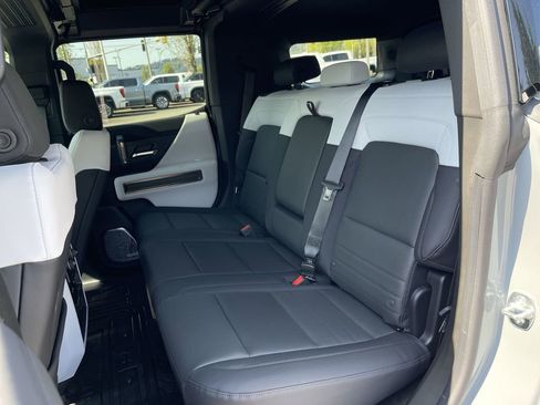 New 2025 GMC Hummer EV 3X w/ LPO, Roof Cross Rail Package image 26