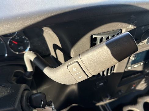 Used 2022 GMC Savana 2500 w/ Driver Convenience Package image 17