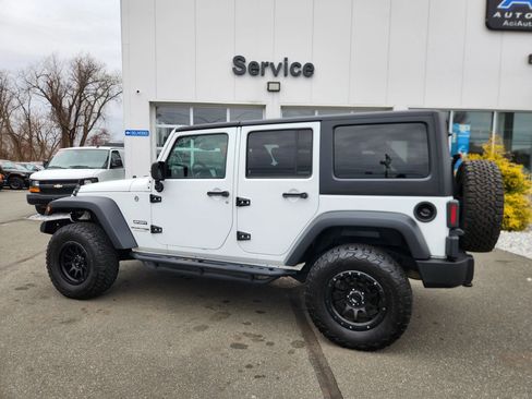 Used 2018 Jeep Wrangler Unlimited Sport S image 10