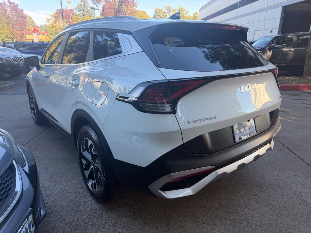 Used 2025 Kia Sportage EX AWD/4WD image 6
