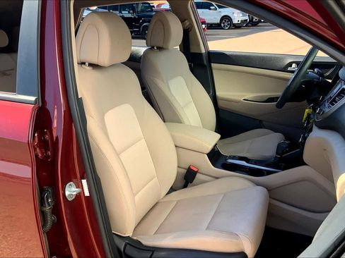Used 2017 Hyundai Tucson SE w/ SE Popular Package 02 FWD image 9