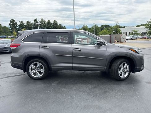 Used 2018 Toyota Highlander Limited w/ Protection Package #3 AWD/4WD image 10
