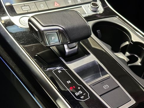 Used 2020 Audi Q8 Premium Plus w/ Premium Plus Package AWD/4WD image 21
