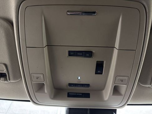 Used 2018 Chevrolet Silverado 1500 High Country image 28