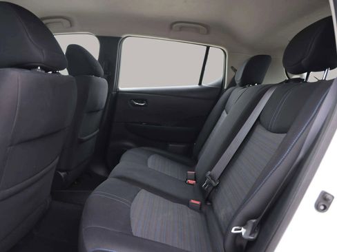 Used 2018 Nissan Leaf SV image 27