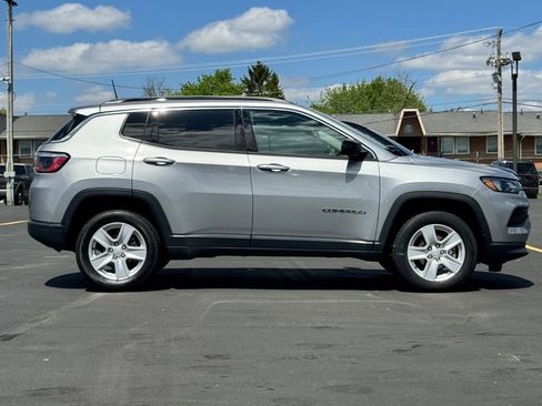 Used 2022 Jeep Compass Latitude image 8