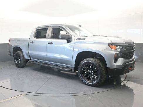 Used 2024 Chevrolet Silverado 1500 Custom Trail Boss w/ LPO, Dark Essentials Package image 8