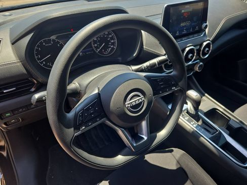 Used 2025 Nissan Sentra SV FWD image 15