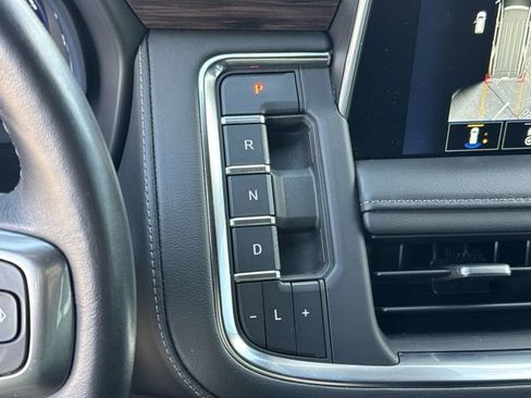 Certified 2023 Chevrolet Tahoe Z71 w/ Luxury Package AWD/4WD image 18