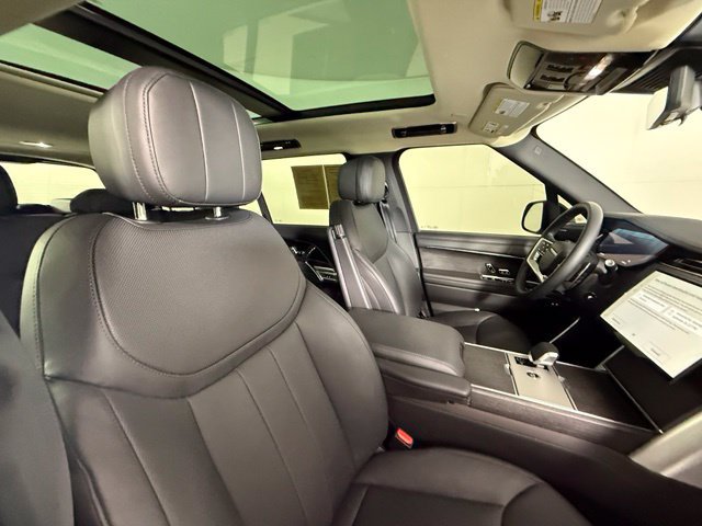Certified 2025 Land Rover Range Rover Long Wheelbase SE AWD/4WD image 31