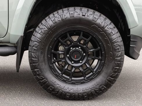 Certified 2022 Toyota Tacoma TRD Sport w/ Technology Package RWD image 4