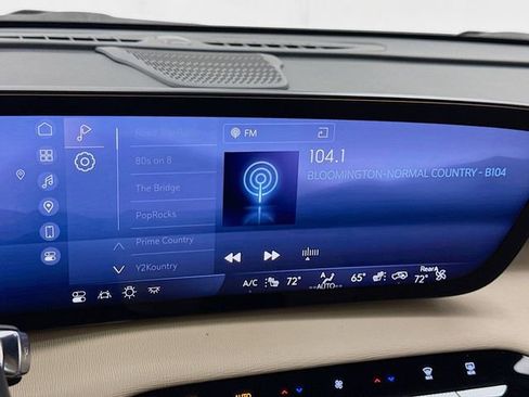 Used 2025 Buick Enclave Preferred image 16