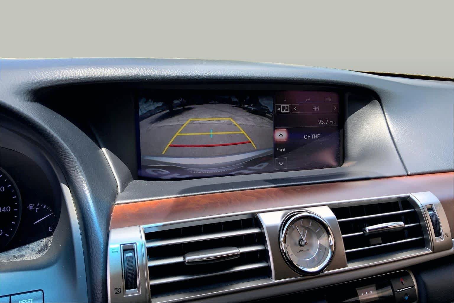 Used 2015 Lexus LS 460 w/ Comfort Package RWD image 26