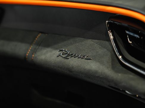Used 2021 Ferrari Roma RWD image 11