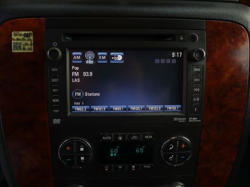 Used 2013 Chevrolet Suburban 2500 LT AWD/4WD image 32