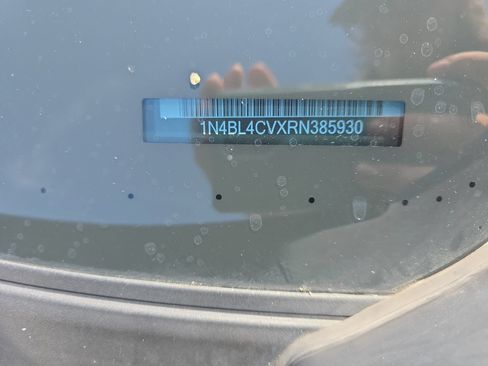 Used 2024 Nissan Altima 2.5 SR FWD image 32