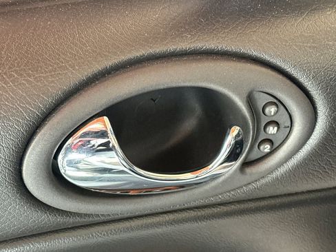 Used 2002 Jaguar XK8 Convertible image 32