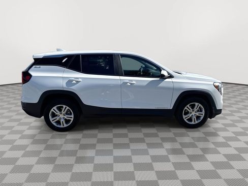 Used 2024 GMC Terrain SLE AWD/4WD image 12