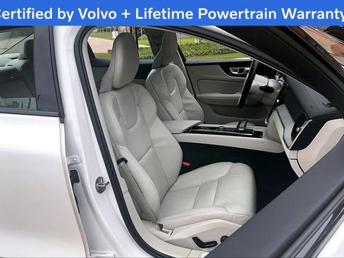 Used 2025 Volvo S60 B5 Plus AWD/4WD image 10