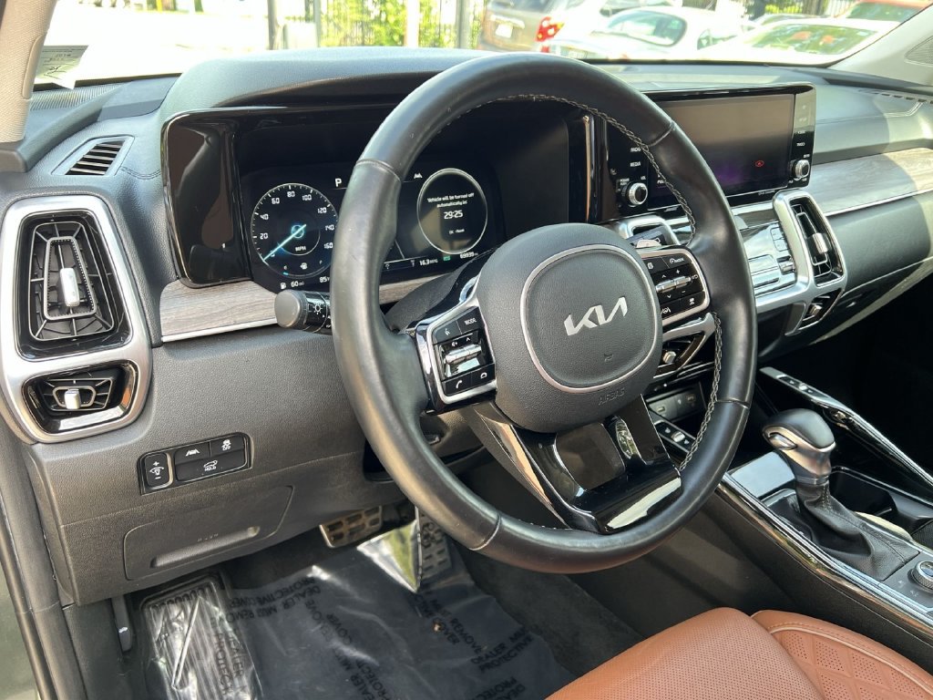 Used 2022 Kia Sorento SX Prestige w/ Rust Color Package AWD/4WD image 18