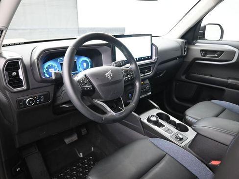 Used 2025 Ford Bronco Sport Outer Banks w/ Outer Banks Tech Package+ AWD/4WD image 18