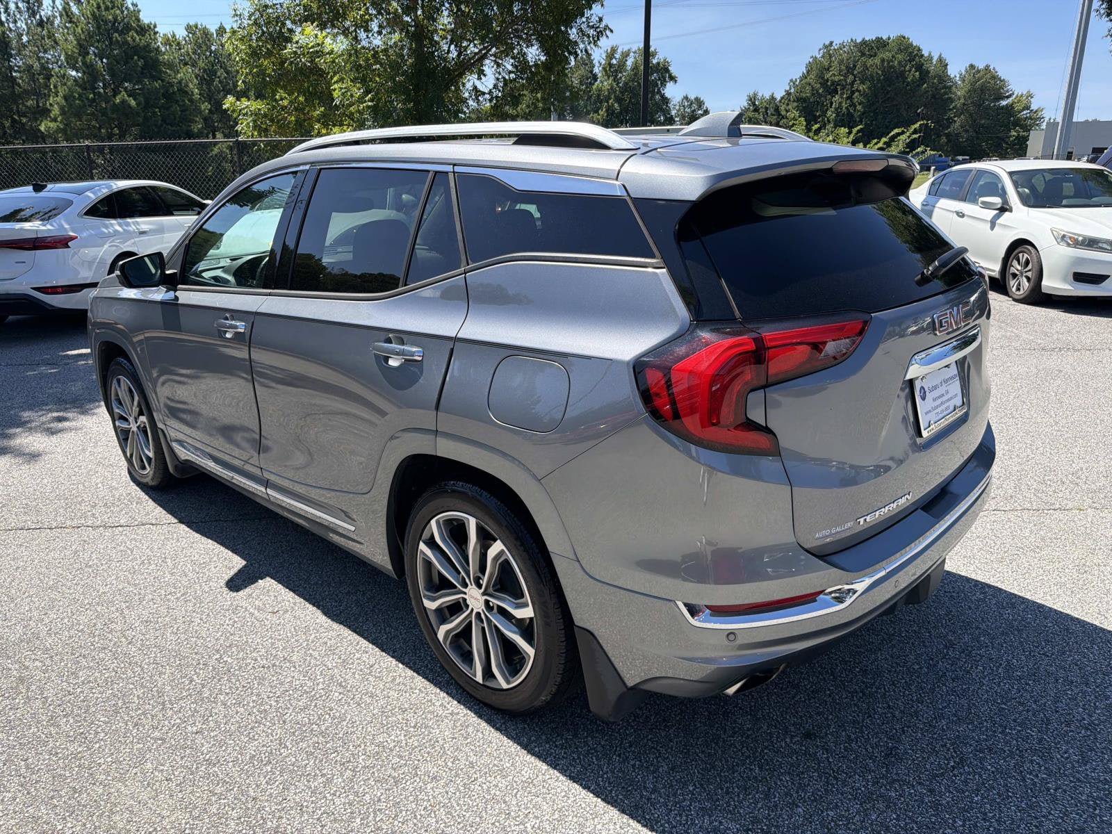 Used 2020 GMC Terrain Denali w/ Denali Premium Package FWD image 8