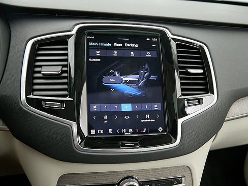 Used 2023 Volvo XC90 T8 Plus w/ Protection Package Premier AWD/4WD image 32