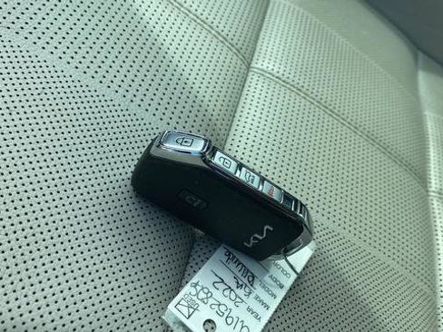 Certified 2022 Kia Telluride SX w/ Towing Package FWD image 21