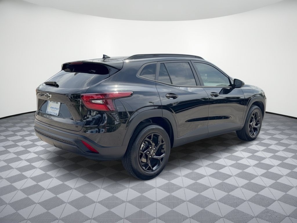 Certified 2026 Chevrolet Trax LT w/ Sunroof Package FWD image 9